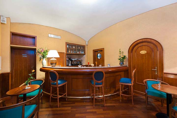 The Lounge Bar