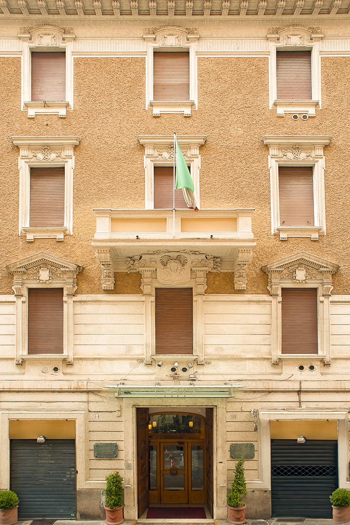 Panoramic view of the entrance of the Medici Hotel in Rome